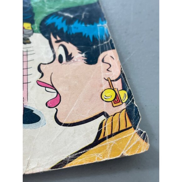 Archie Series Life With Archie #109 May 1971 Spring Fever Comic Bagged Boarded - Picture 4 of 6